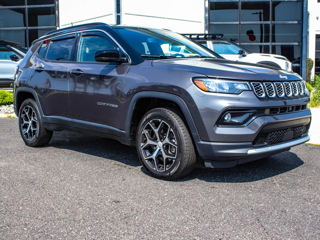 Used 2024 Jeep Compass Limited AWD/4WD image 3