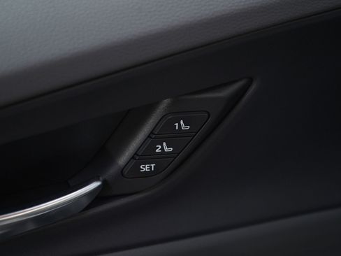 Used 2025 Toyota Prius Limited image 23