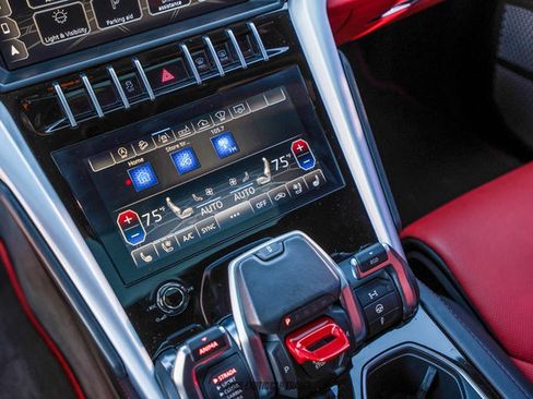 Used 2019 Lamborghini Urus image 35