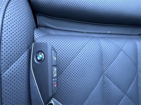 Used 2025 BMW X5 xDrive50e image 38