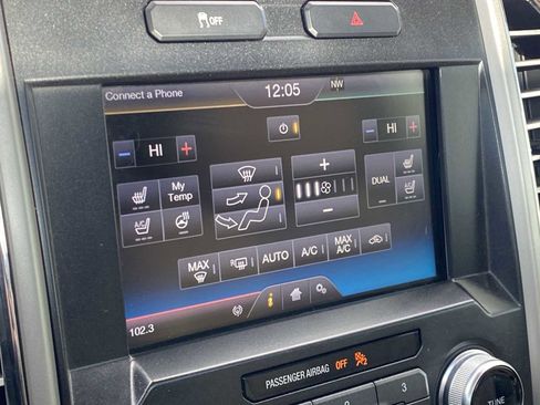 Used 2015 Ford F150 Lariat w/ Equipment Group 502A Luxury image 28