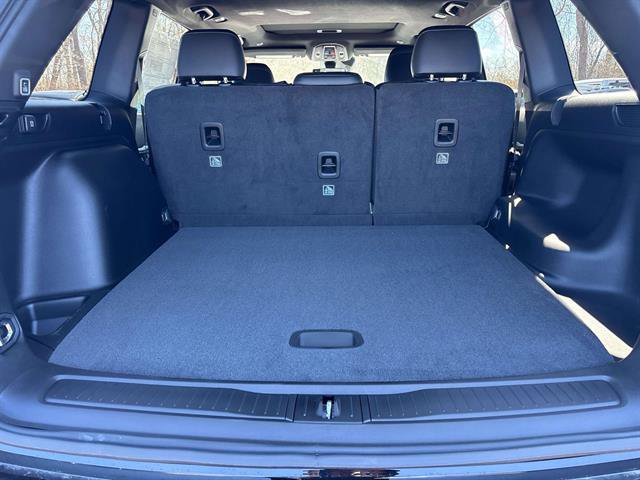 New 2026 Jeep Grand Cherokee Altitude AWD/4WD image 4