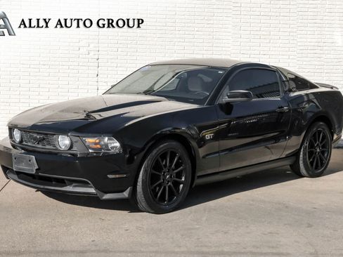 Used 2010 Ford Mustang GT image 1