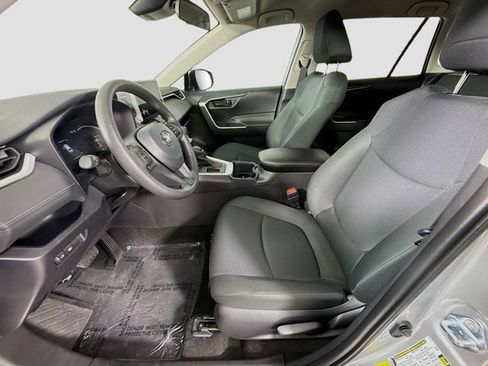 Certified 2025 Toyota RAV4 LE FWD image 21