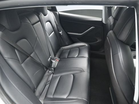 Used 2021 Tesla Model 3 Standard Range Plus image 30