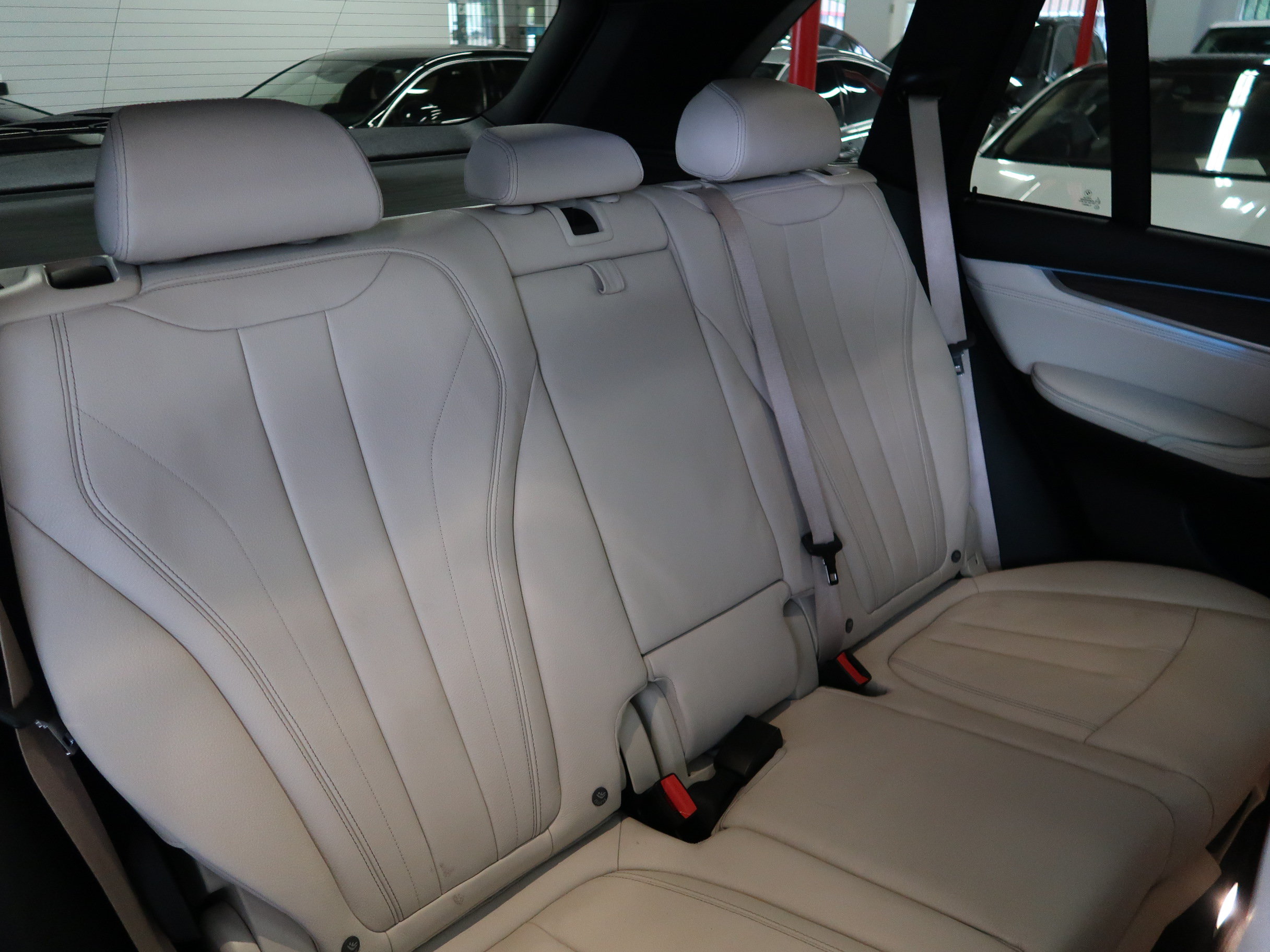 Used 2017 BMW X5 xDrive50i AWD/4WD image 34