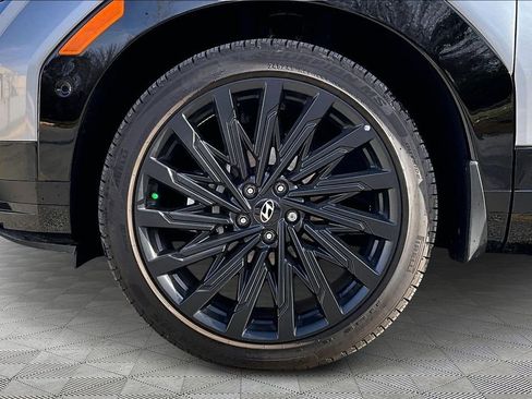 Used 2025 Hyundai Santa Fe Calligraphy image 9