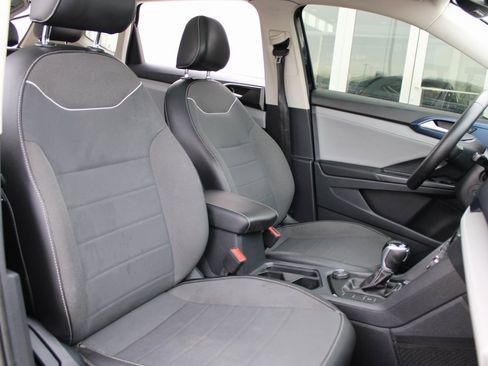 Certified 2023 Volkswagen Taos SE image 26