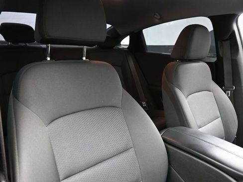 Used 2018 Chevrolet Malibu LT FWD image 26
