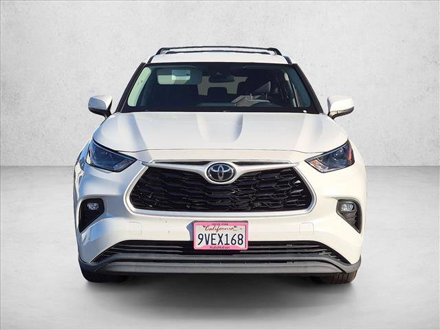 Used 2022 Toyota Highlander LE FWD image 2