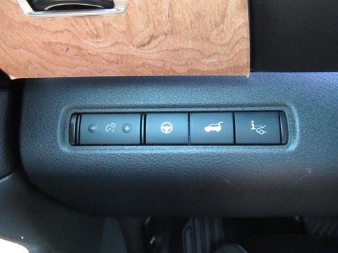 Used 2024 Nissan Pathfinder Platinum w/ Cargo Package AWD/4WD image 23