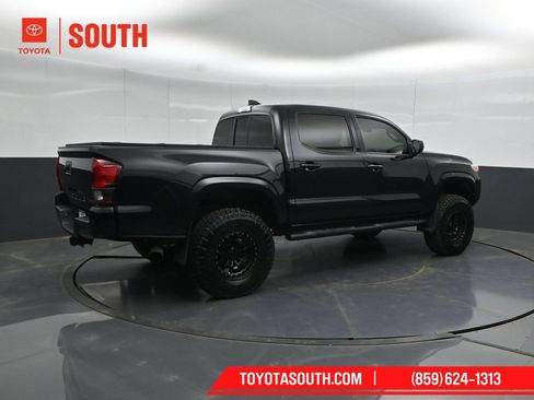 Used 2022 Toyota Tacoma SR AWD/4WD image 2