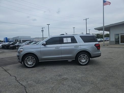 Used 2024 Ford Expedition Limited AWD/4WD image 9