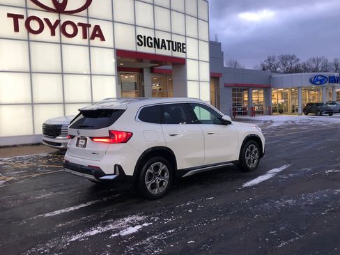 Used 2025 BMW X1 xDrive28i image 2