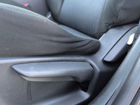 Used 2015 MAZDA MAZDA3 i Sport image 18