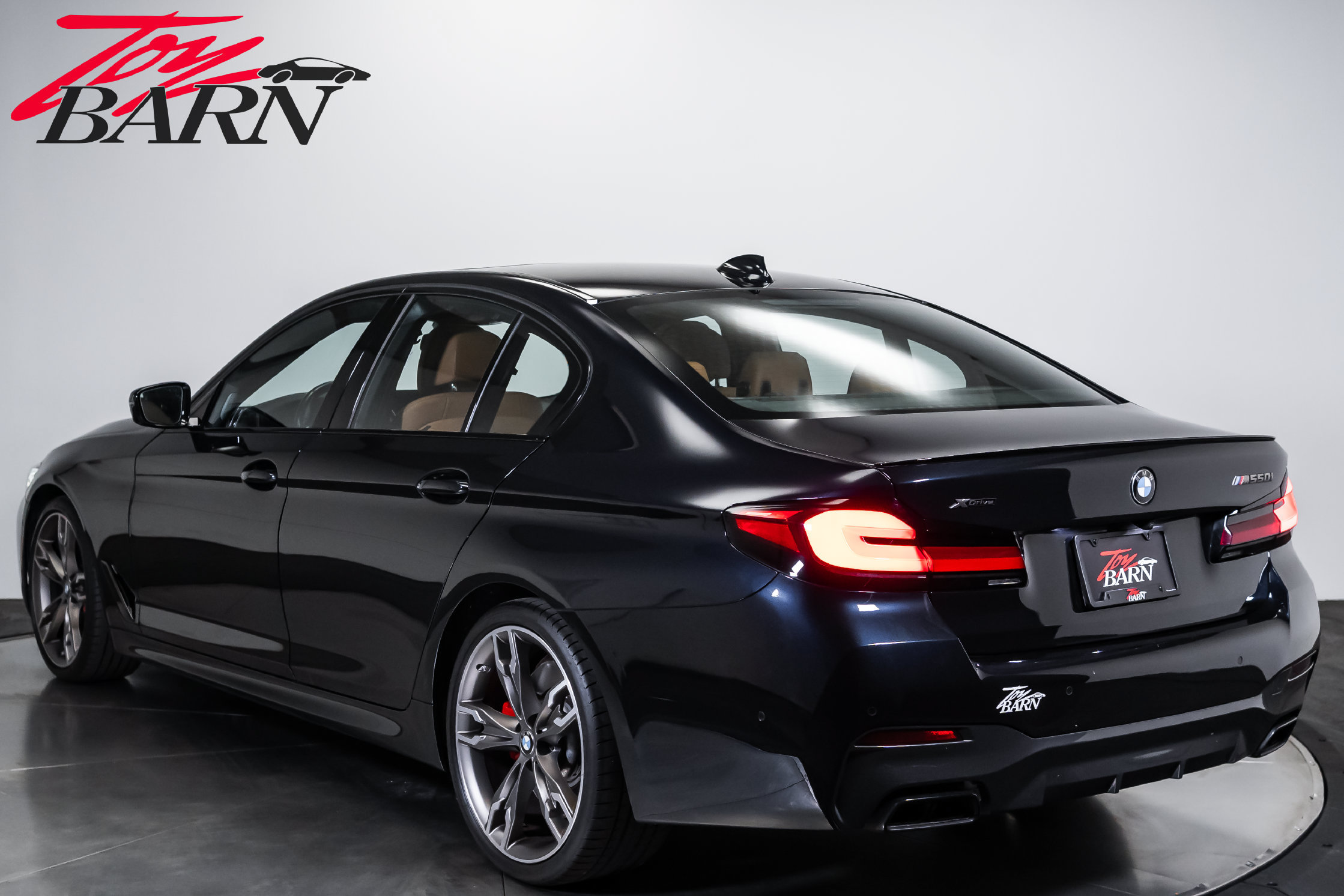 Used 2023 BMW M550i xDrive w/ Executive Package AWD/4WD image 3