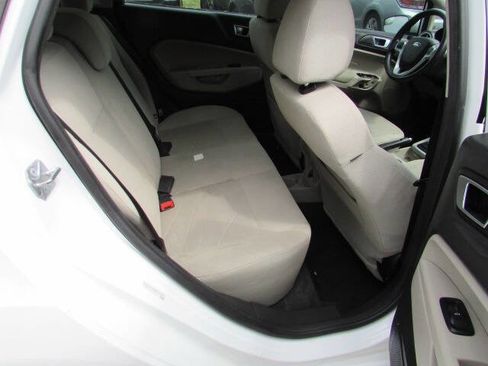 Used 2015 Ford Fiesta SE image 10