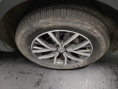 Used 2019 Volkswagen Tiguan SE FWD image 10