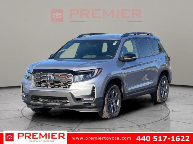 Used 2025 Honda Passport TrailSport image 1