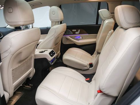 Used 2021 Mercedes-Benz GLS 450 4MATIC image 20
