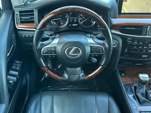 Used 2017 Lexus LX 570 4WD image 14
