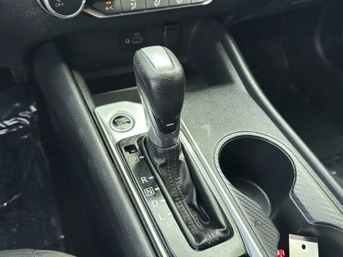 Used 2022 Nissan Altima 2.5 S FWD image 18