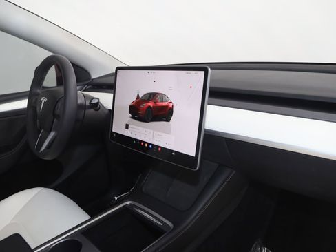 Used 2023 Tesla Model Y Performance image 41
