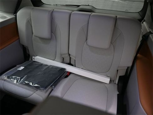 New 2025 Volkswagen ID. Buzz Pro S Plus image 16