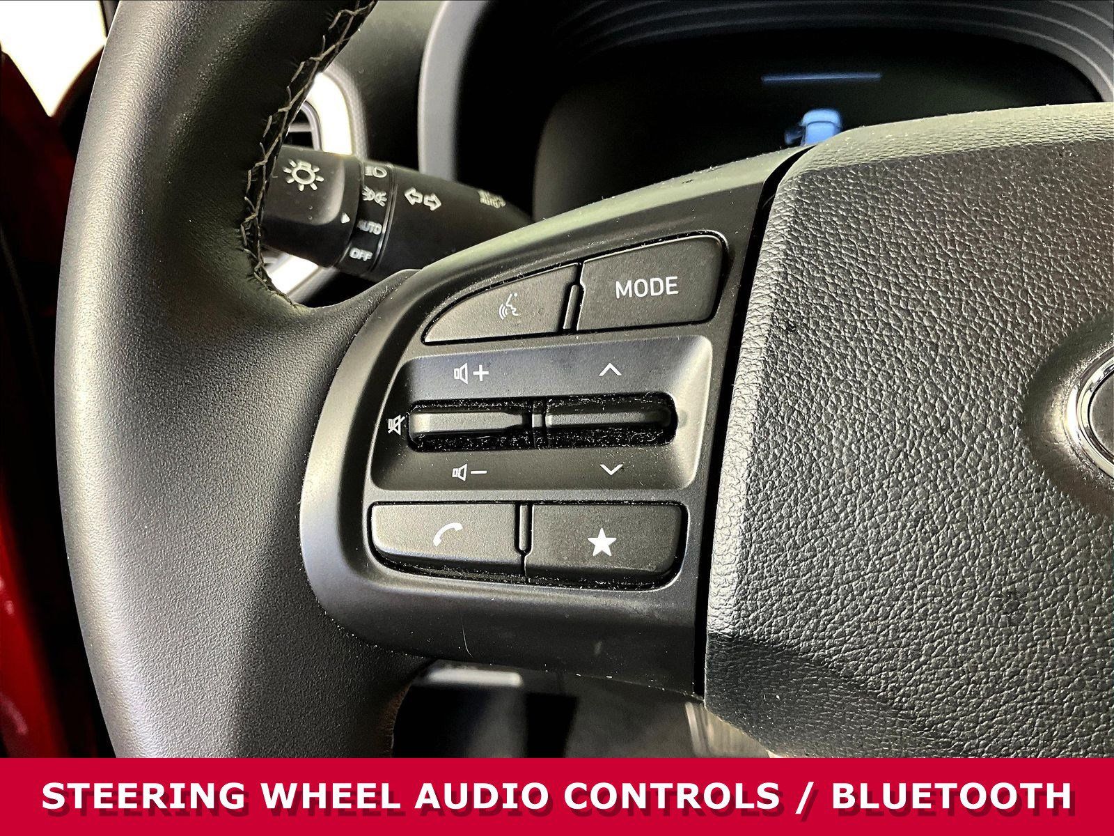 Used 2025 Hyundai Venue SEL FWD image 10