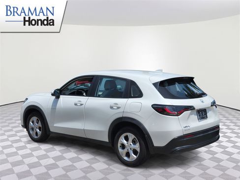 Certified 2024 Honda HR-V LX image 3