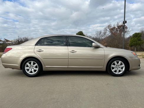 Used 2008 Toyota Avalon XL image 5