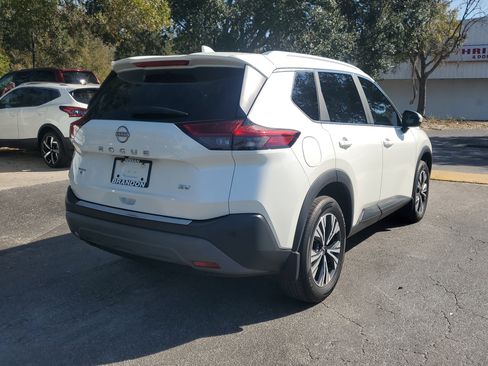 Used 2023 Nissan Rogue SV w/ SV Premium B Package image 7