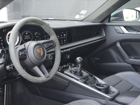 Certified 2022 Porsche 911 Carrera S RWD image 18