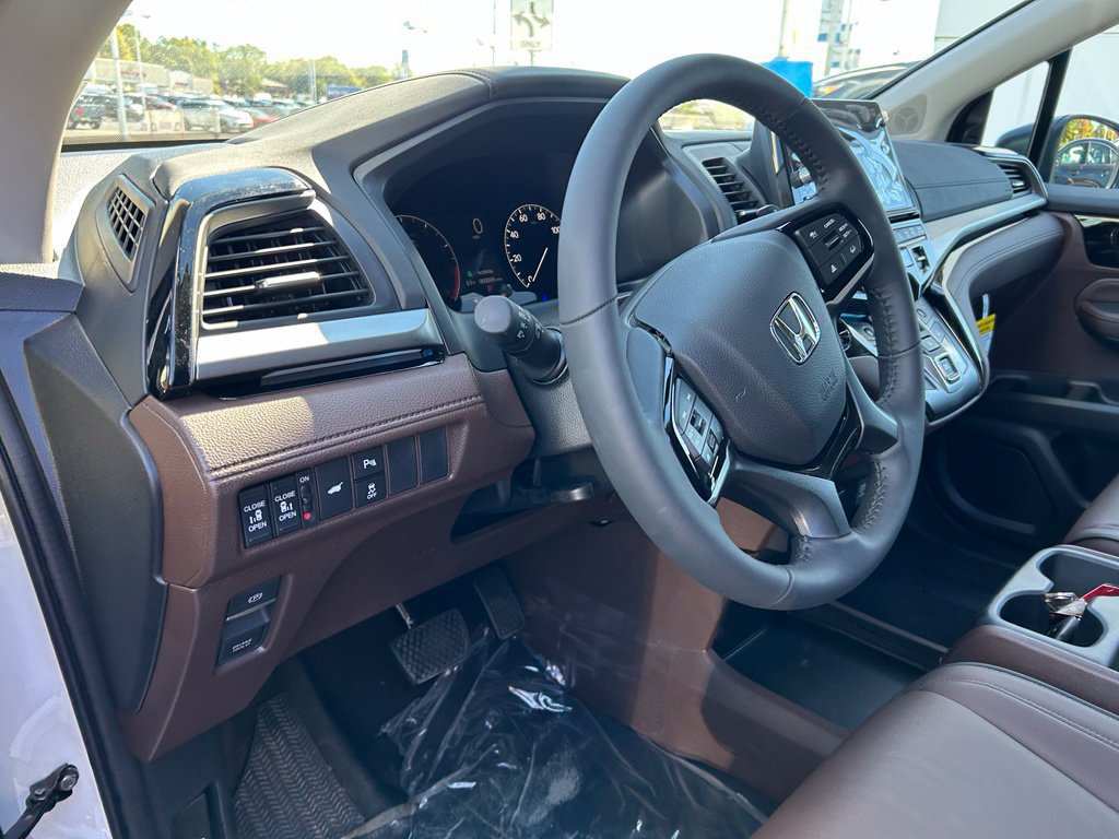 New 2026 Honda Odyssey Touring image 11