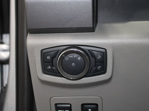 Used 2020 Ford F150 XLT w/ Equipment Group 302A Luxury AWD/4WD image 42