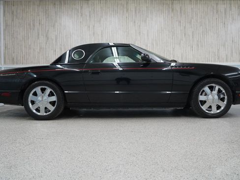 Used 2002 Ford Thunderbird image 6