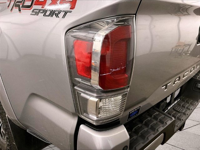 Used 2021 Toyota Tacoma TRD Sport w/ TRD Premium Sport Package AWD/4WD image 28