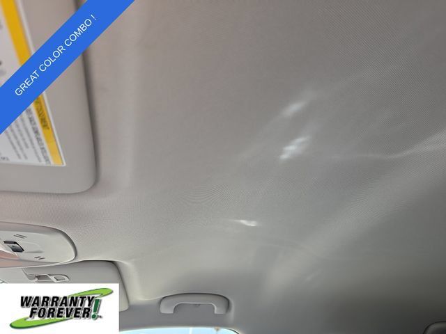 Used 2025 Chevrolet Trax LT w/ LT Convenience Package FWD image 28
