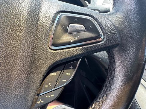 Used 2015 Lincoln MKZ FWD image 19