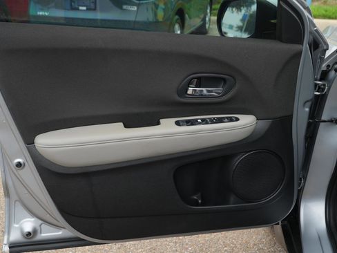 Used 2019 Honda HR-V LX image 11