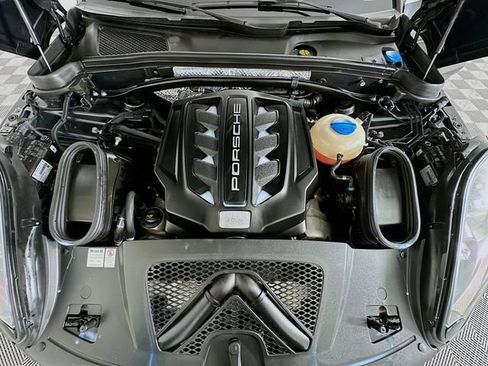 Used 2018 Porsche Macan GTS image 32