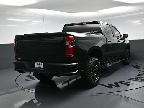 Used 2021 Chevrolet Silverado 1500 Custom Trail Boss w/ Midnight Edition AWD/4WD image 9