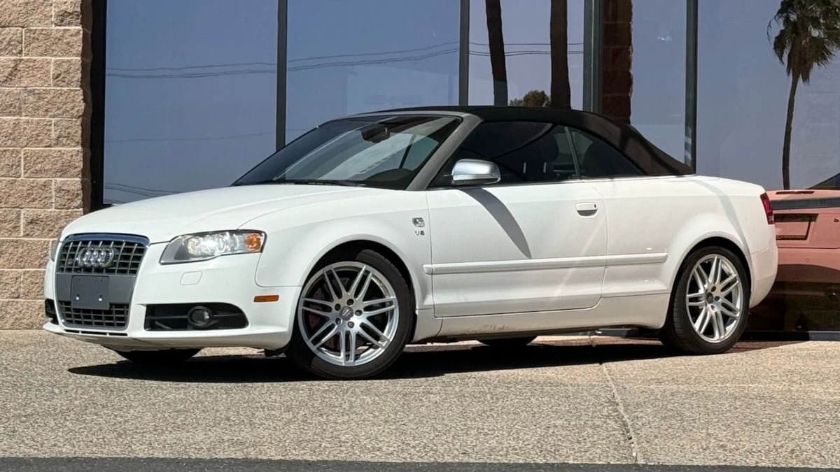 Used 2008 Audi S4 Cabriolet AWD/4WD image 2
