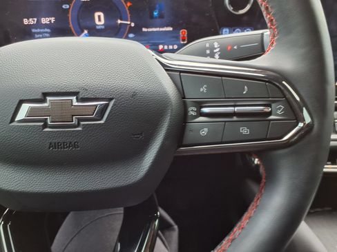 Used 2025 Chevrolet Equinox EV RS FWD image 23