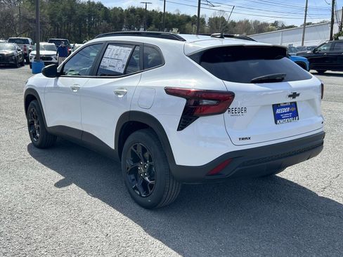New 2026 Chevrolet Trax LT w/ Driver Confidence Package image 5
