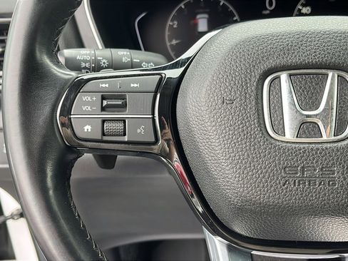 Used 2024 Honda Pilot Touring image 12