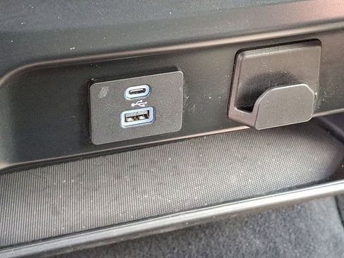 Used 2023 Ford F150 XLT image 25