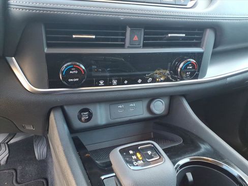 Certified 2025 Nissan Rogue SV image 11