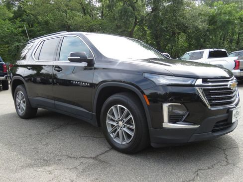 Used 2023 Chevrolet Traverse LT w/ LPO, Cargo Package AWD/4WD image 3