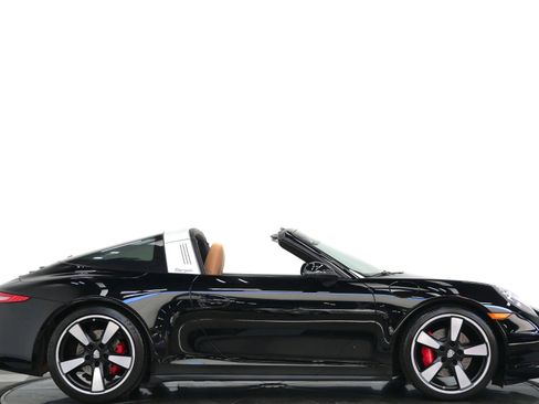Used 2015 Porsche 911 Targa 4S AWD/4WD image 2